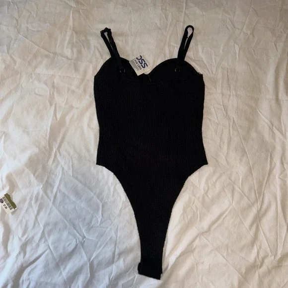 Black knit bodysuit Women's Size Medium Spaghetti straps NWT Sexy - Picture 4 of 9
